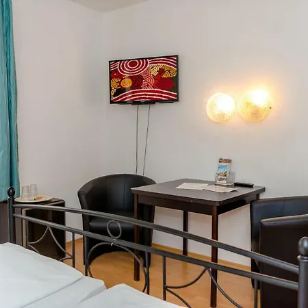 Pensionat Landpension Birker - Self Check-in Weißkirchen in Steiermark